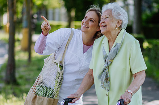 Winter Wellness for Tampa Seniors: Staying Active and Healthy When the Weather Cools Down